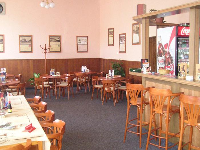 Chrast Hotel Dvorak מראה חיצוני תמונה