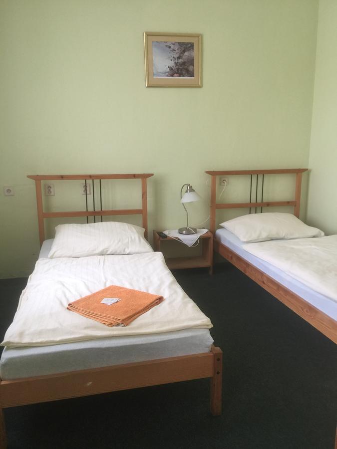 Chrast Hotel Dvorak מראה חיצוני תמונה